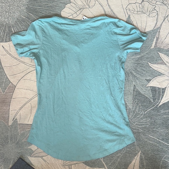 Ron Jon Cocoa Beach Vneck T-shirt - NWT. Sz Large. - Picture 4 of 5